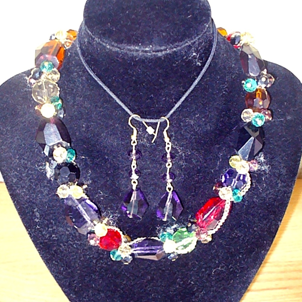 New Multi Colored Glass w/ Gold accents Necklace